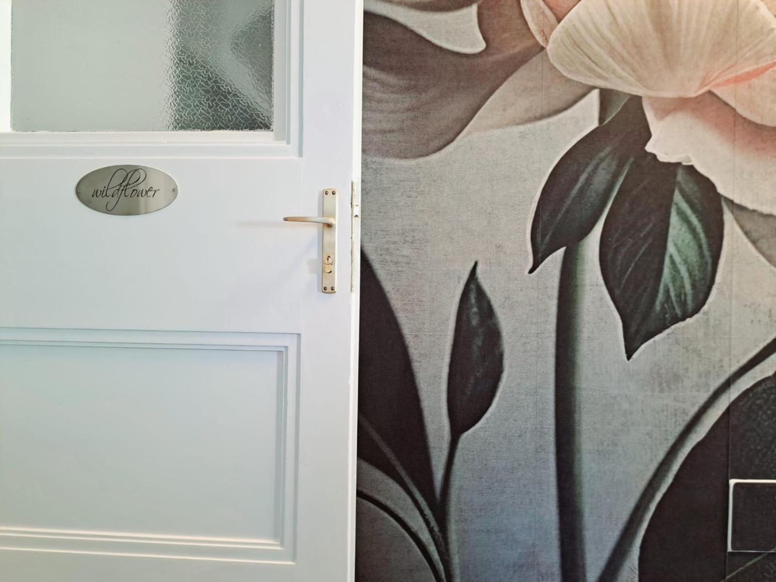Apartment Wildflower In Privatvilla Im Herzen Merans Extérieur photo